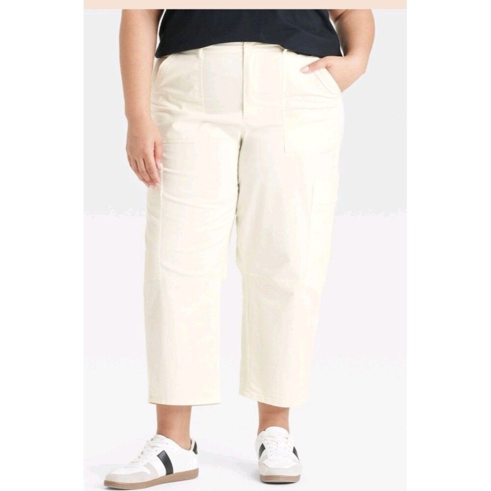Women's Mid-Rise Barrel Leg Cargo Pants - Universal Thread Cream SZ 8